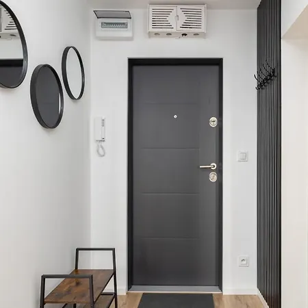 Near The Warta River By Renters 波兹南