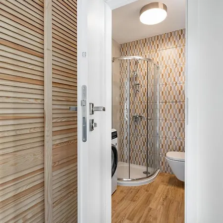 Near The Warta River By Renters 波兹南