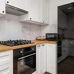 Near The Warta River By Renters شقة