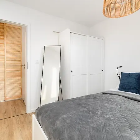 Near The Warta River By Renters Lägenhet